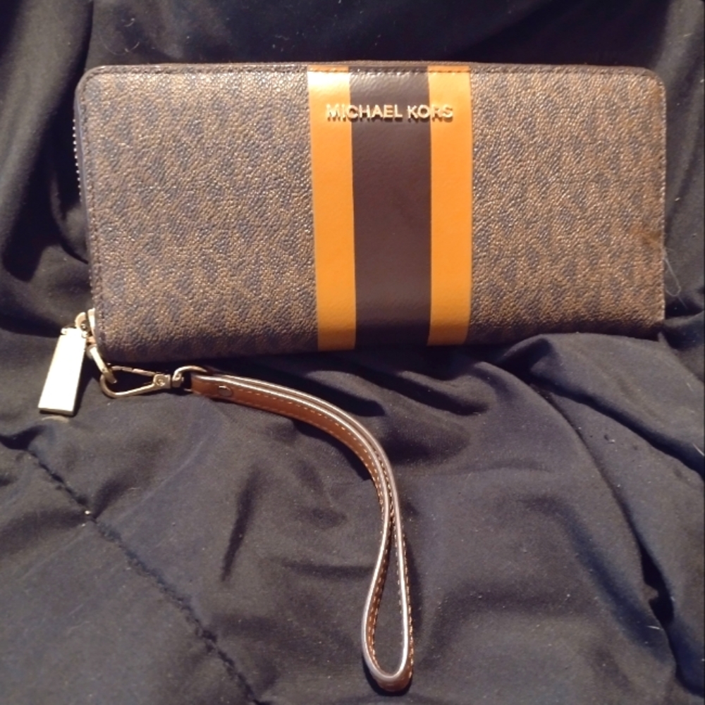 Michael Kors Wristlet